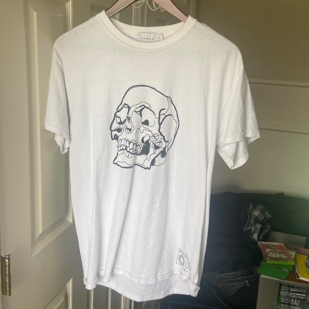 Top man white skull tee